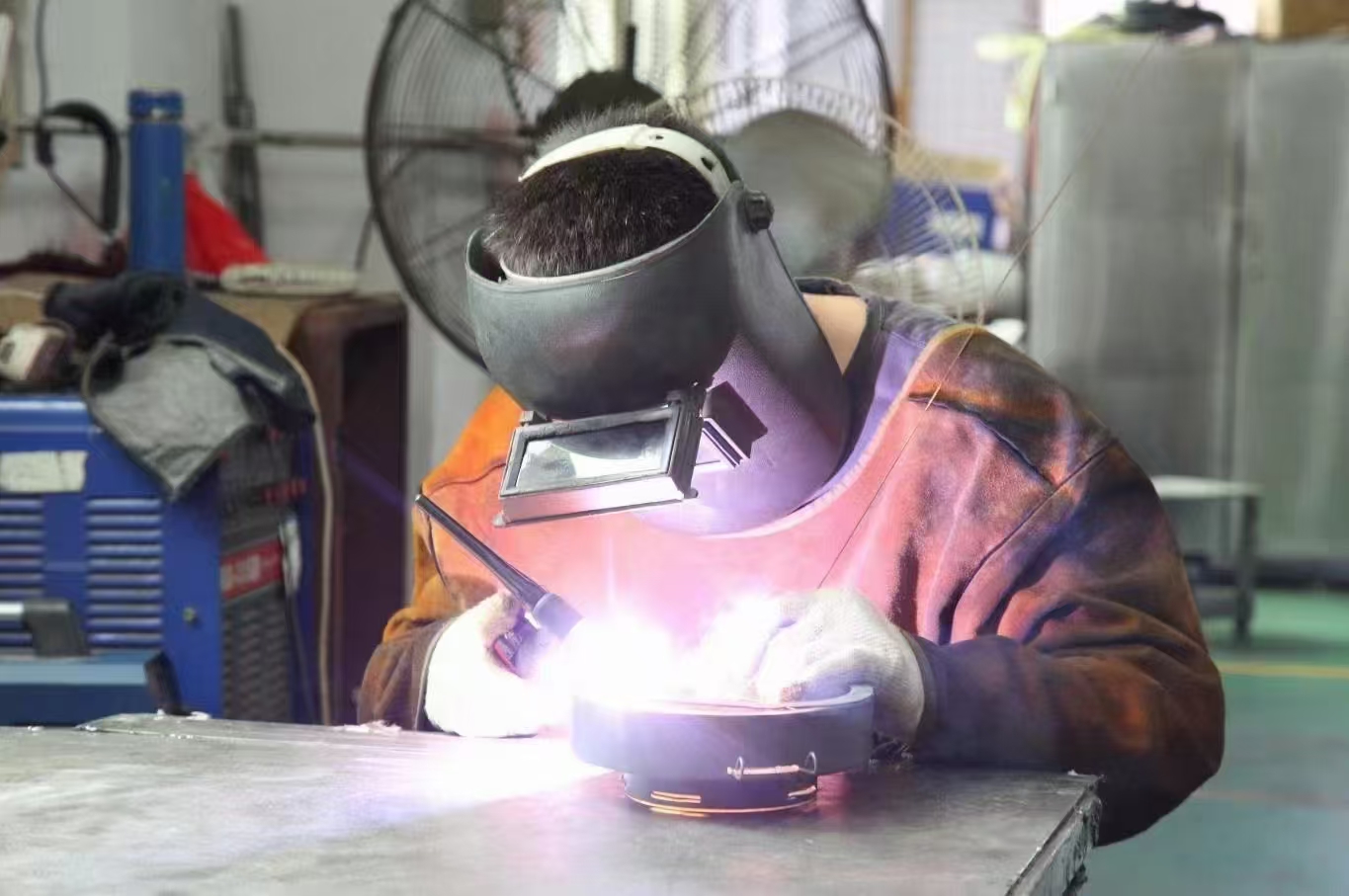 鵬豐精密-山形拉伸模具